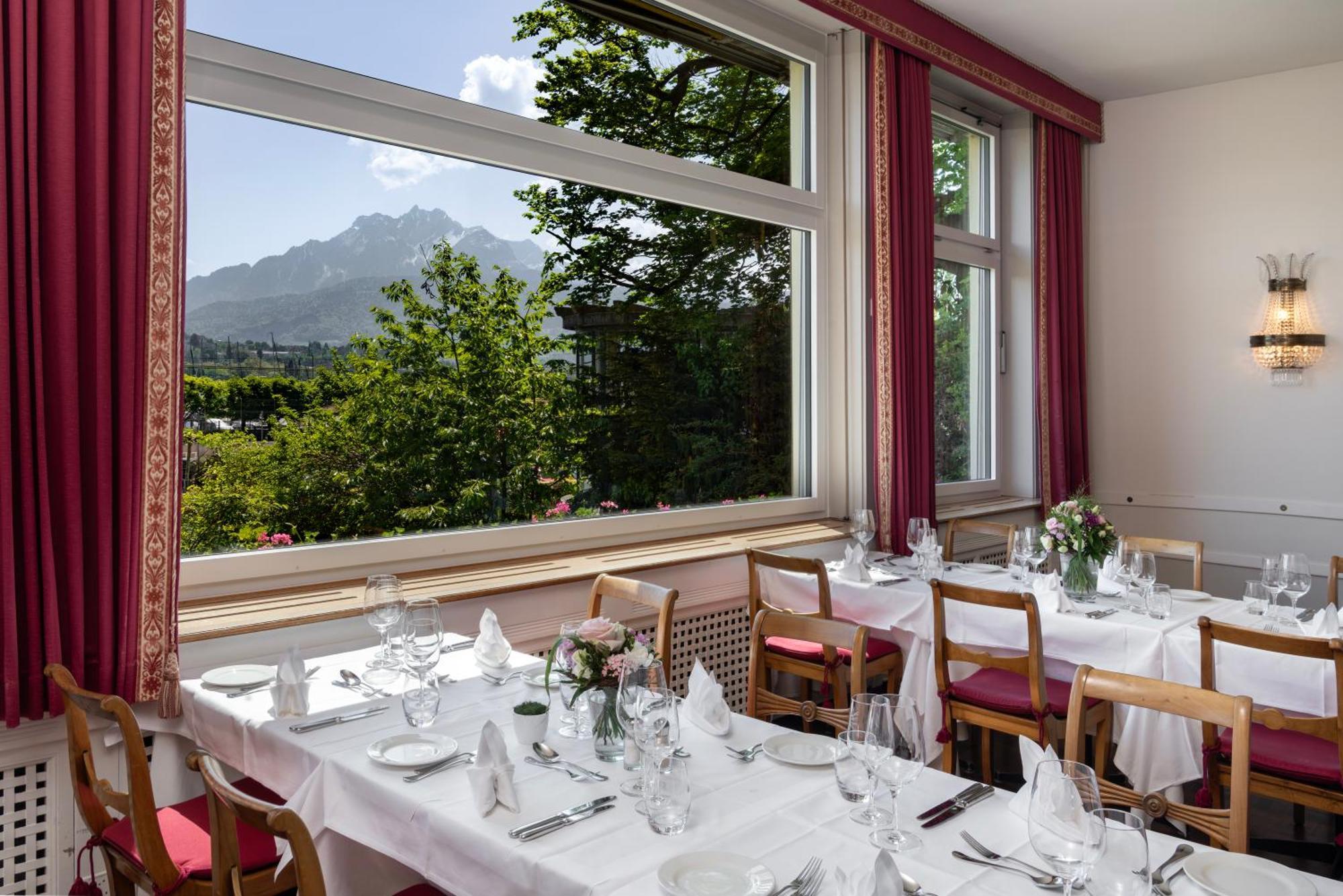 Grand Europe Hotel 4*