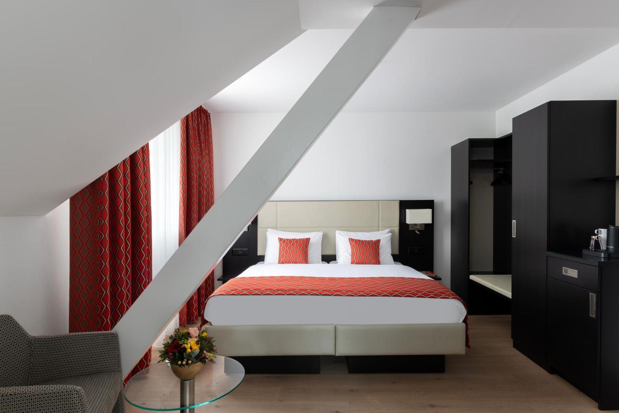 Hotel Grand Europe 4*