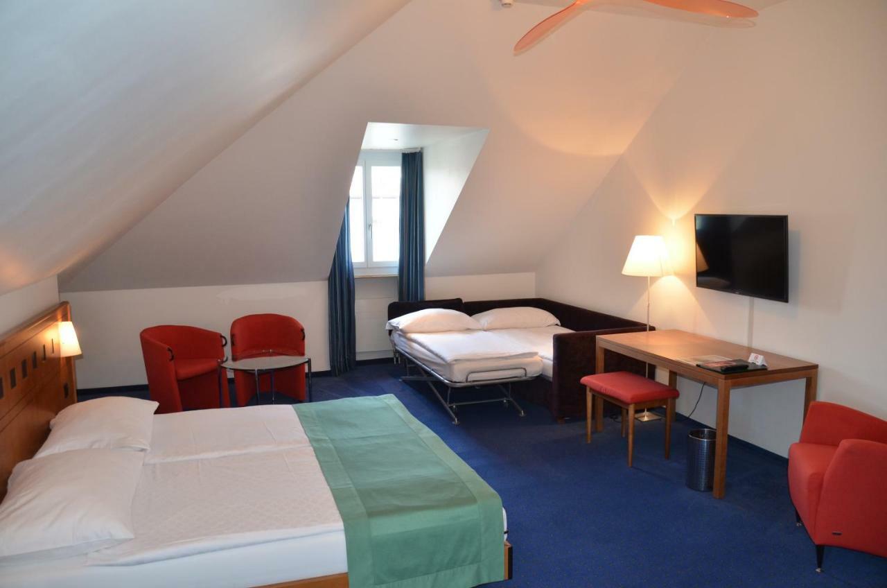 होटल Grand Europe 4*